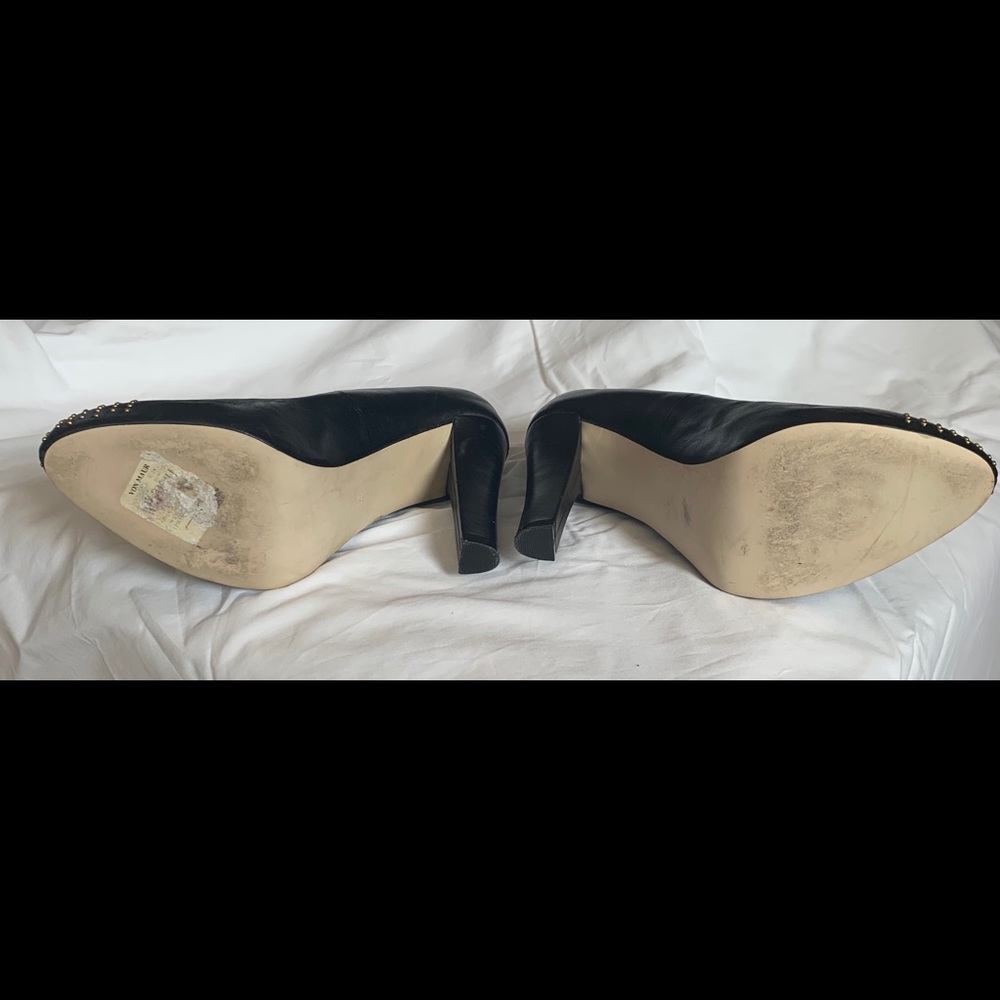 Woman’s black heels